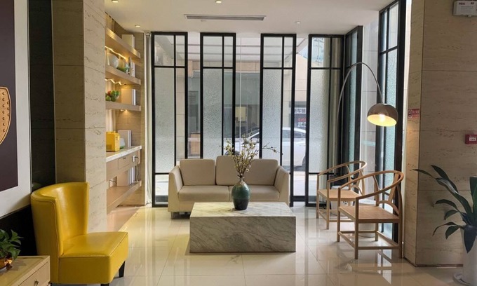 Wuhan Hotel | JialuAirHotel JulongAvenue subwaystation
