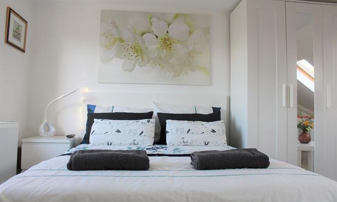 Jubilee Apartment | Jing's Loft Converted Studio