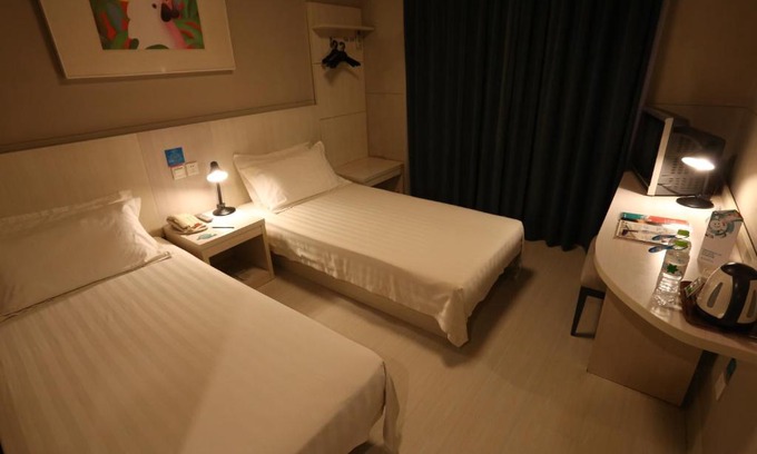Lianchi District Hotel | Jinjiang Inn Baoding Railway Station