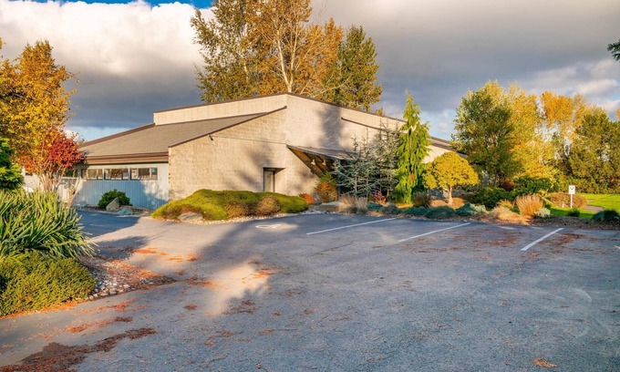 Birch Bay Condo | JL 1002: 2 Bedroom Condo, walking distance to restaurants!