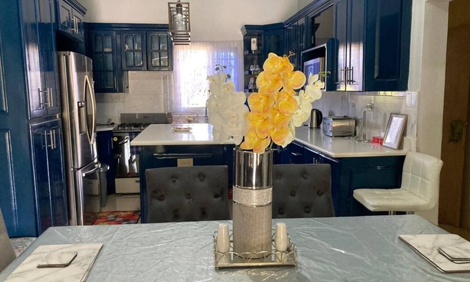 Porus House | 1 Bedroom Blissful Retreat - A/C & Private Garden