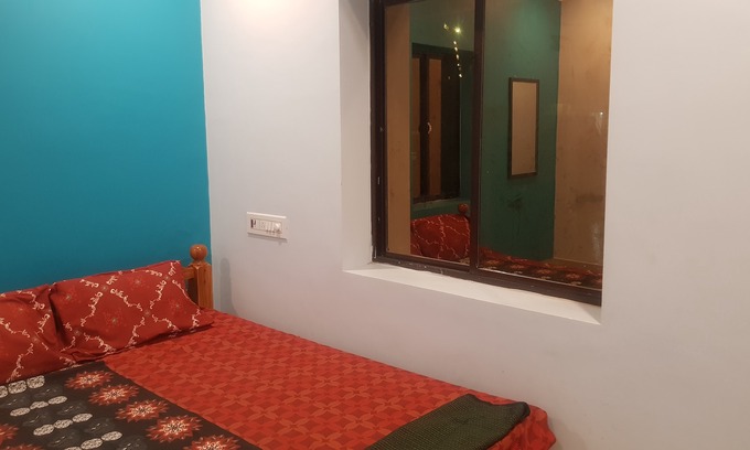 Thirunallar Hotel | Jms Guest House