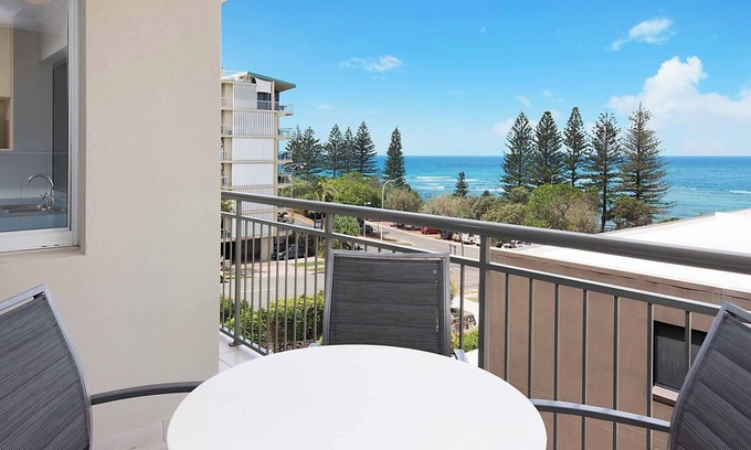 Moreton Bay Region Apartment | Joanne Apartments -2 bedroom apartment with stunning views of the ocean.