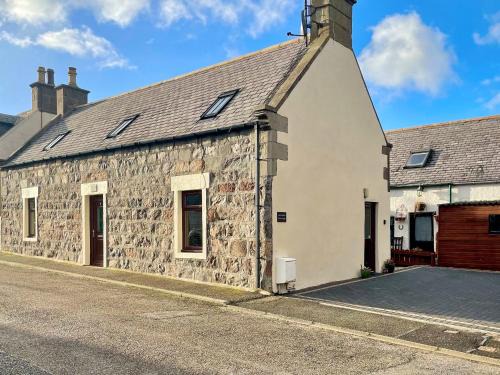Buckie House | Jock Mcmuffin Cottage