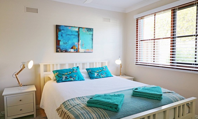 Eden Apartment | Jodi's Beach Retreat: 2 bedroom pet friendly apartment