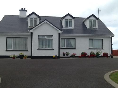 Naran Bed & Breakfast | Joe and Aggies