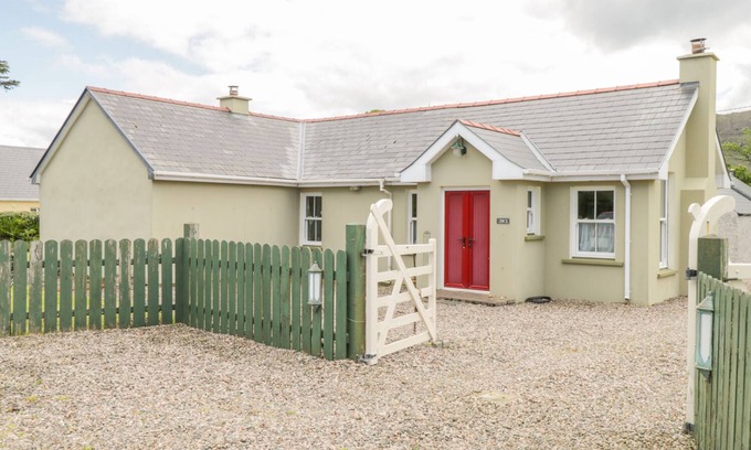 Ardara Cottage | JOE'S COTTAGE, family friendly in Ardara, County Donegal