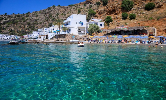 Loutro Bed & Breakfast | John Akroyiali rooms