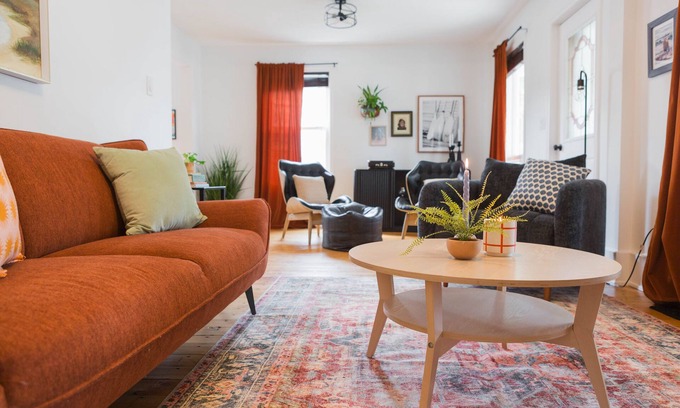Wellington House | John Alvin's Wellington: 4BDRM with Hot Tub