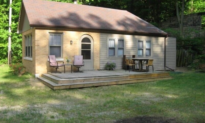 Lake Michigan Beach Cottage | John Cozy Cottage, Sleeps Four