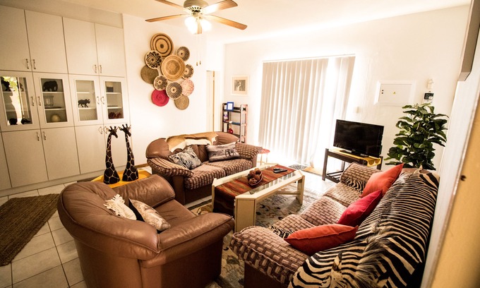Windhoek Apartment | John-Lou's Luxury Self-catering Apartment