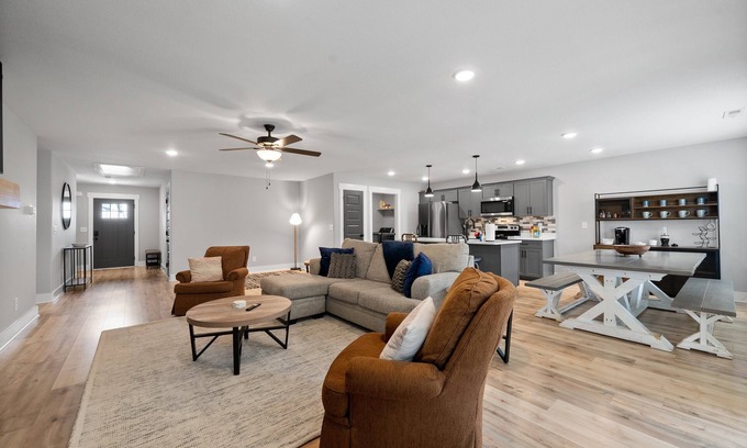 Clarksville House | John's Place 1365 Isaiah Drive