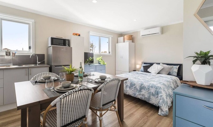 San Remo Apartment | John's Place San Remo Studio Couples/Surfers/Pets