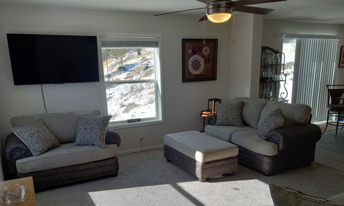 Drake House | Johnny Lo's Garage. Brand new comfy home. 420 friendly / monthly rates available