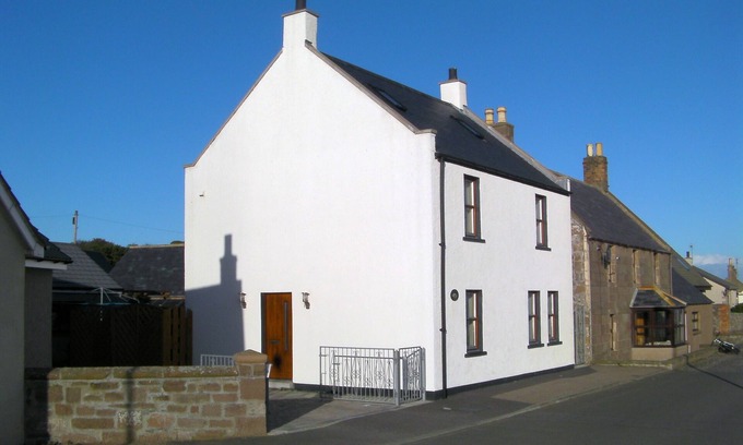 Johnshaven House | JOHNSHAVEN Holiday Home on the Beach