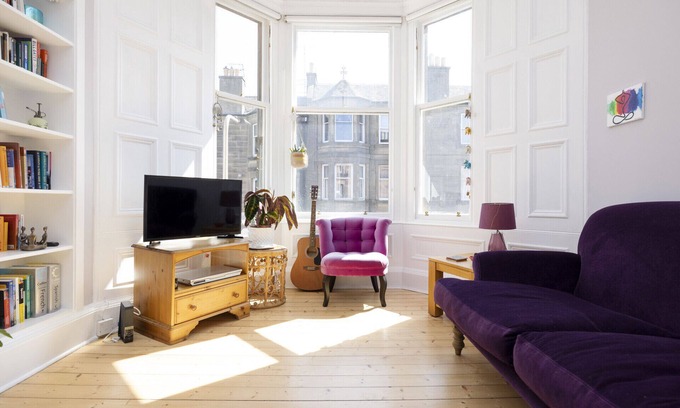 Morningside Apartment | JOIVY Gorgeous 1-bed flat with a shared garden