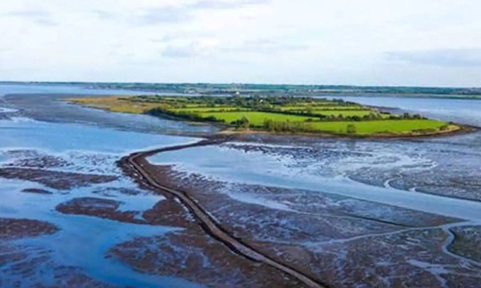 Maldon Cottage | JOIVY Osea Island: Blissful Cottage