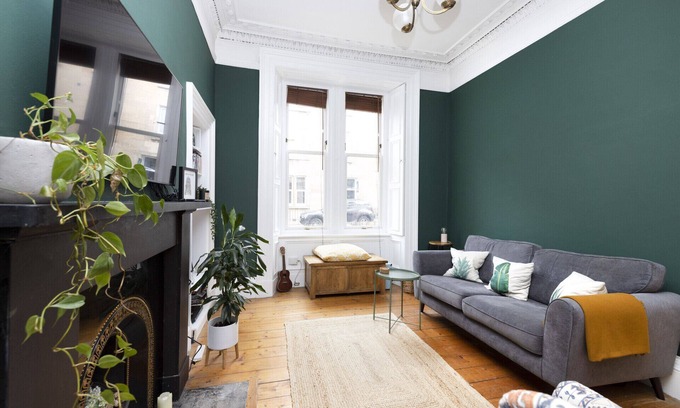 Merchiston Apartment | JOIVY Striking 1-bed apt near Fountain Park