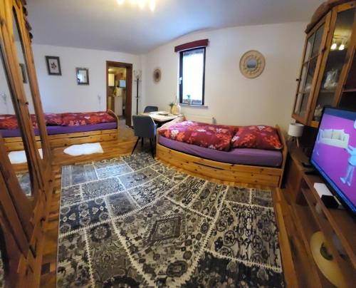 Urbach-Kirchdorf House | Jolanta-Ferienwohnung an der A3