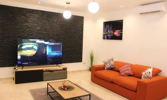Littoral Department Apartment | Joli Appartement Luxueux et Lumineux Avec Jardin - B&B