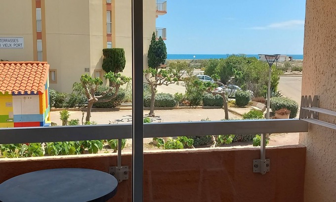 Le Barcares Apartment | Joli Petit Appartement à 150 m de la Plage et 100 m du Port
