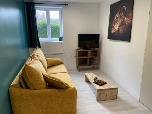 Bruay-la-Buissiere Apartment | Joli studio au calme