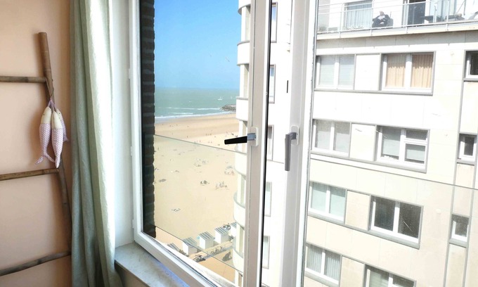 Konterdam Apartment | Joli Studio vue sur Mer, Bord de Plage de Ostende Refait à Neuf Cosy et Tendance