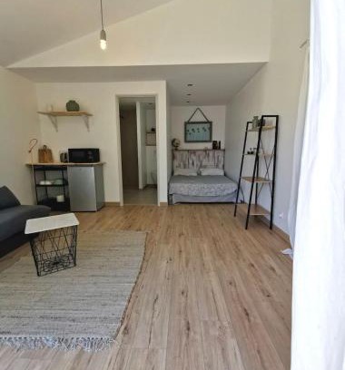 Chateauneuf-Val-Saint-Donat Apartment | Jolie suite baignée de lumière