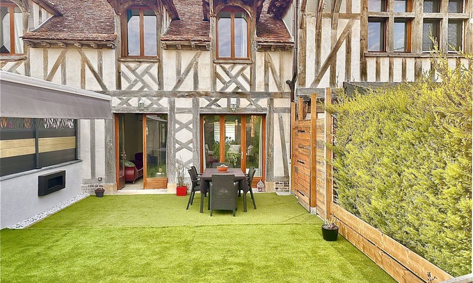 Barberey-Saint-Sulpice Villa | Jolie Maison Style Champenois