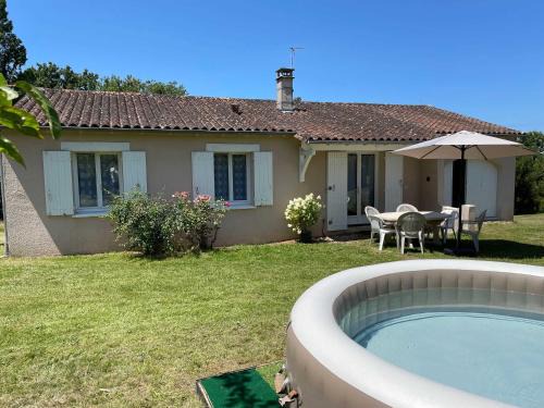 Bussac House | Jolie maison à la campagne avec Spa et piscine