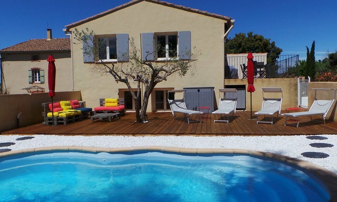 Sablet House | Jolie Maison Avec Jardin et Piscine Privée