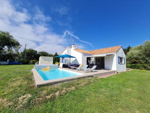 Le Perrier House | JOLIE MAISON AVEC PISCINE CHAUFFEE EN CAMPAGNE