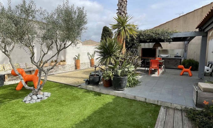 Colombiers Villa | Jolie Villa au Calme Avec Piscine, Boulodrome à 5 mn du Canal du Midi à Pied