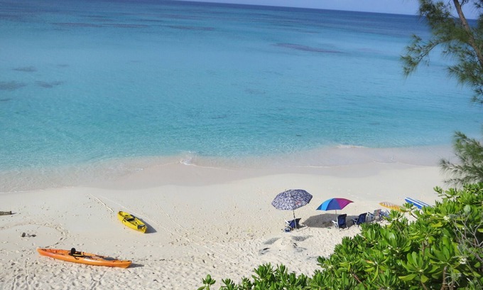 North Palmetto Point House | Jolly Mon - True Pink Sand Beach - Generator, Cistern, Purified Water & Ice