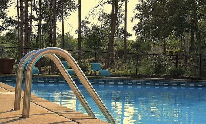 Otter Lake Resort | Jolly Roger Inn & Resort