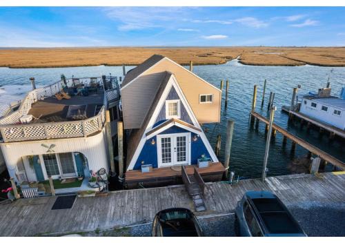 Seaford House | Jones Beach Houseboat