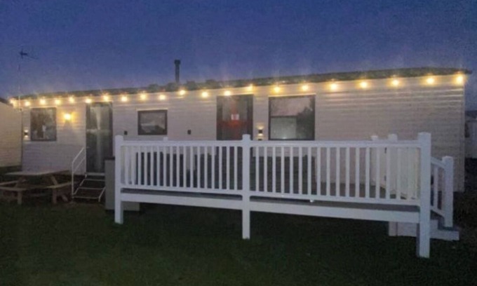 Rhyl Cabin | Jones caravan hire fir tree lyons robinhood rhyl