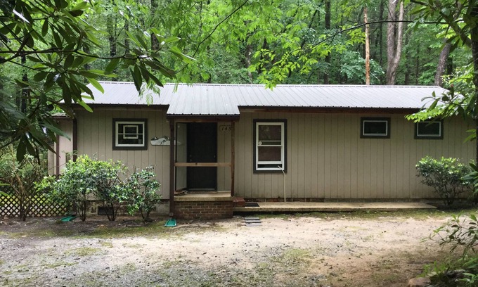 Marietta Cottage | Jones Gap, Travelers Rest and Greenville, SC. Hiking, mountain biking, fishing