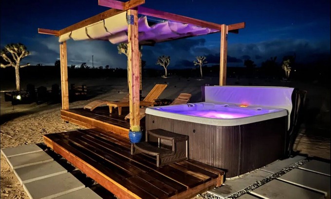 Yucca Valley House | Joshua Tree getaway w/HOT TUB & GAME ROOM
