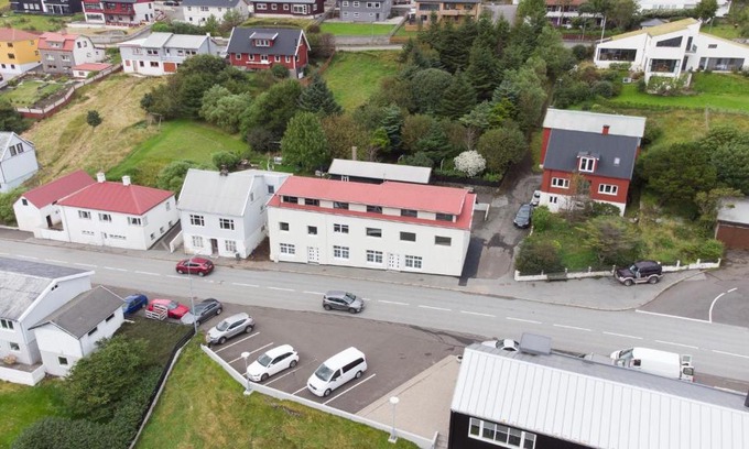 Midvagur Apartment | Jotunheim / Aparthotel / Family Friendly