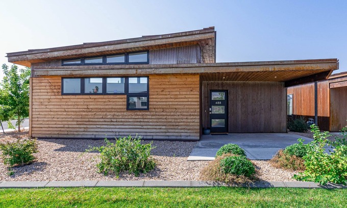 Clifton House | Joy of Life @ Palisade Legends