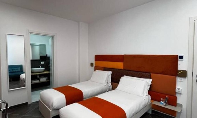 Finale Pia Apartment | 'Joyfül Accomodation Camera 6' with Wi-Fi and Air Conditioning