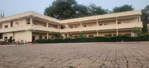 Misrikh Hotel | JP International Naimisharanya