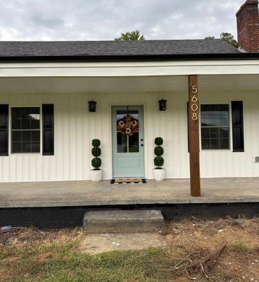 Arlington House | Juanitas Garden Cottage