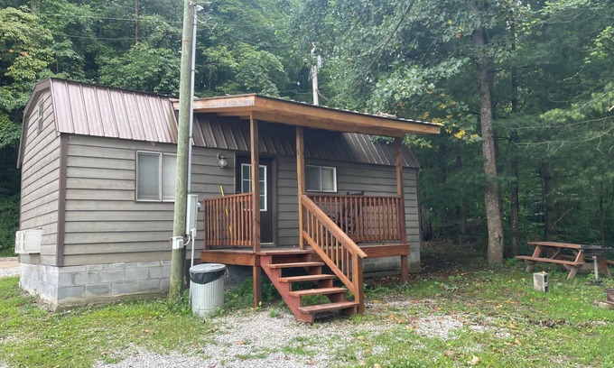Lejunior Cabin | Judy's Place - 1BR, 1 Bath w/Q, K, and Twin bed. Full kitchen.