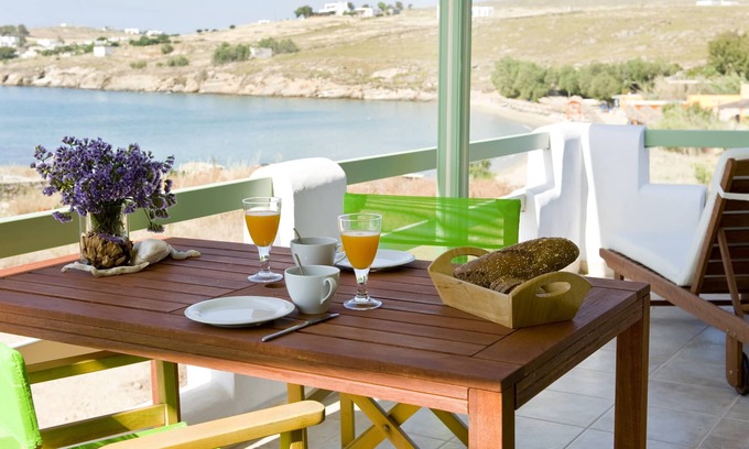 Logaras Apartment | Julia's Beach Studio by the sea, with terrace and sea view.