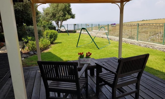 Ne'ot Golan House | Julie's Cabins