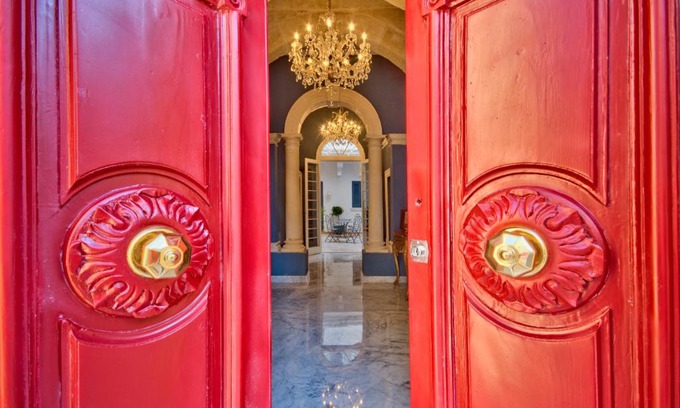 Mosta Hotel | Julina Boutique Living
