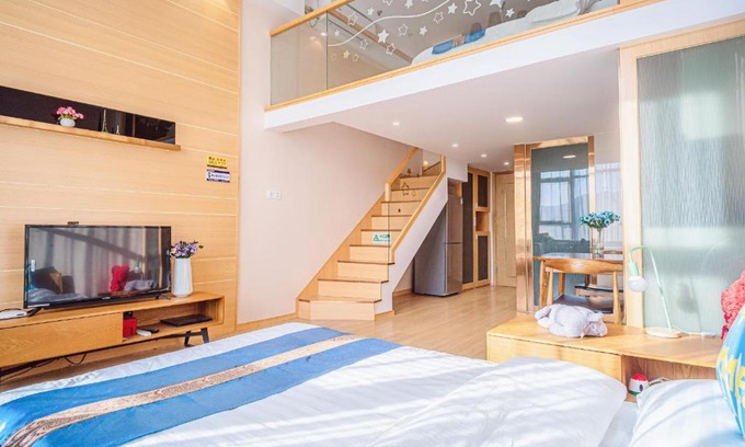 Xihu Apartment | July Apartment