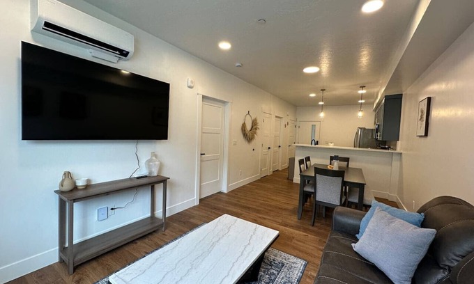 Juneau Apartment | Juneau Ground Floor Oasis A105